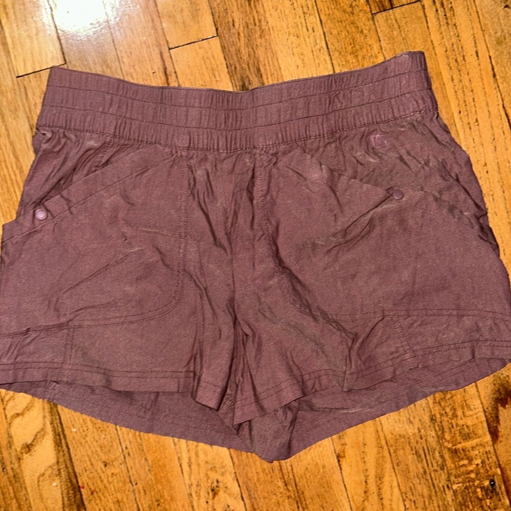 Avalanche, outdoor supply company shorts